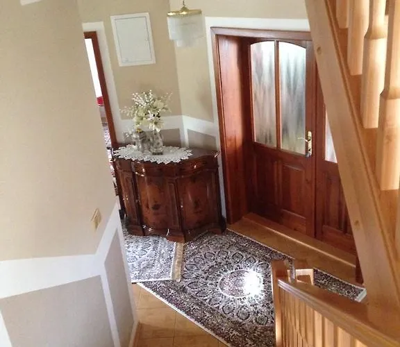 Adele Alloggio in famiglia